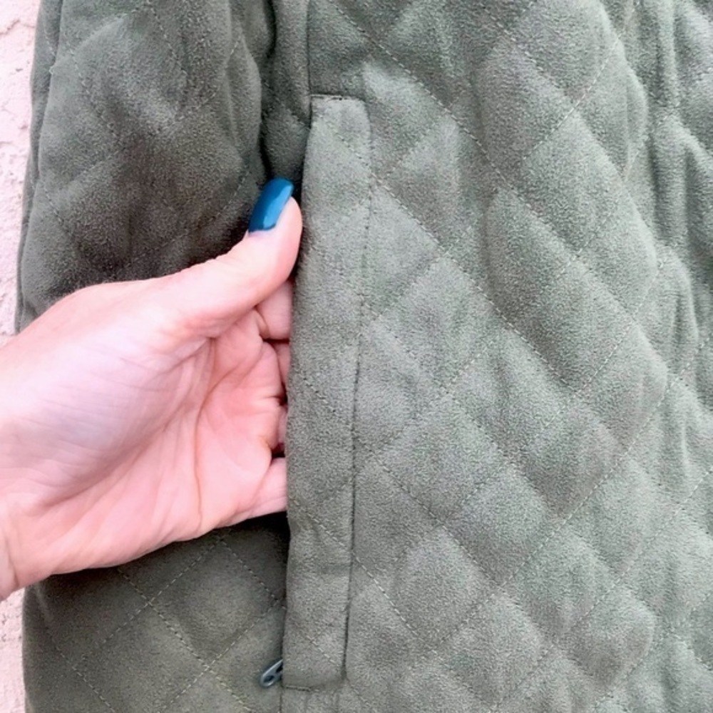 Cabela's Quilted Sage Vest Size L - Picture 3 of 5